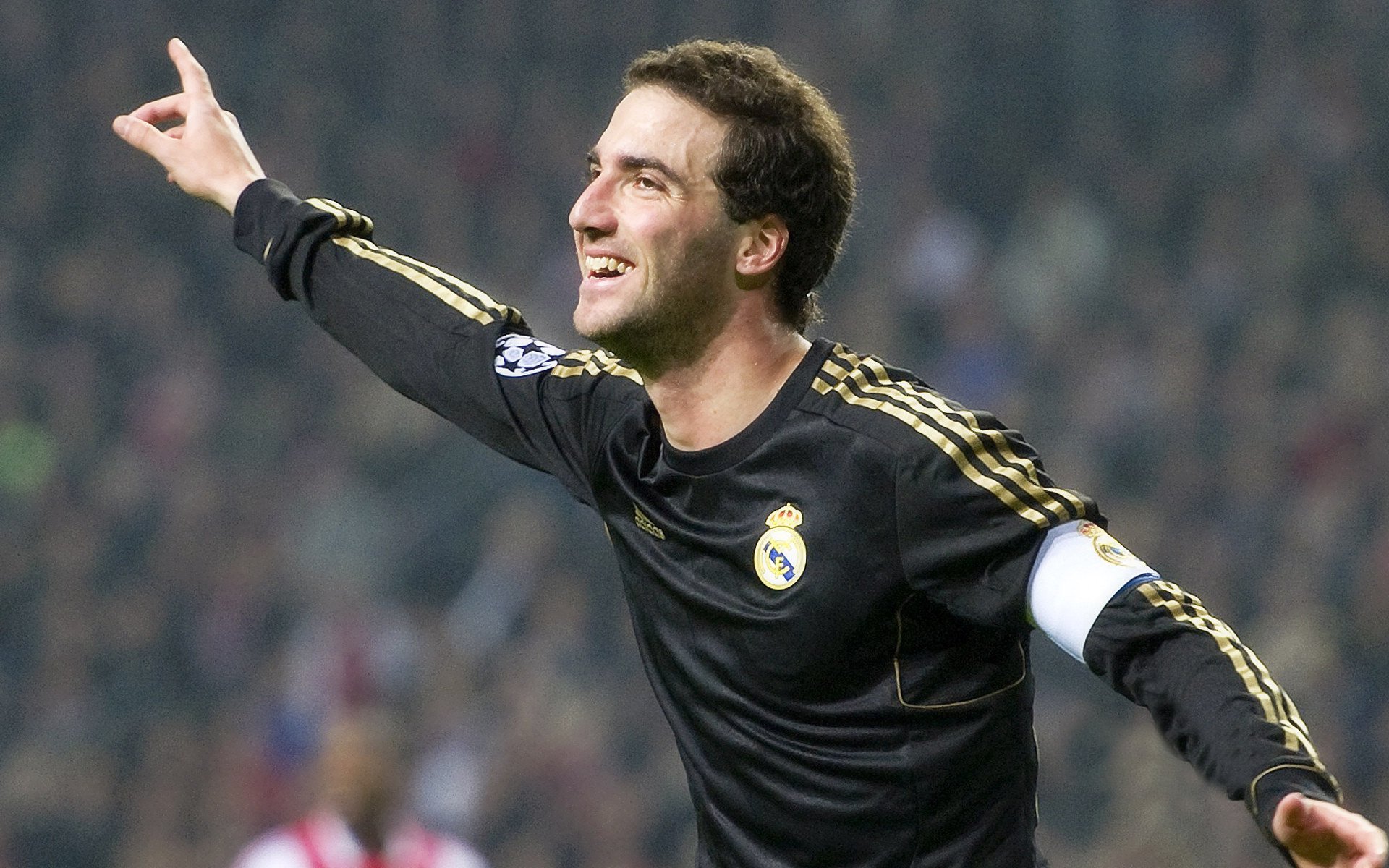 帕特森的组织与防守能力，为袋鼠队提供了强有力的战术保障，帕特森销售